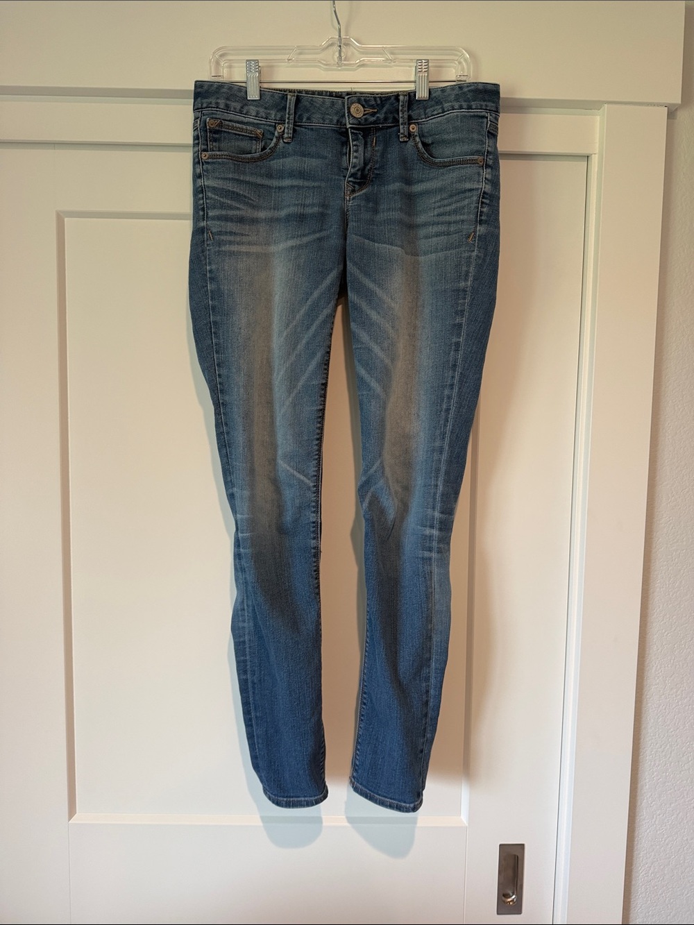 Express Women's Low Rise Faded Blue Skinny Jeans 8L